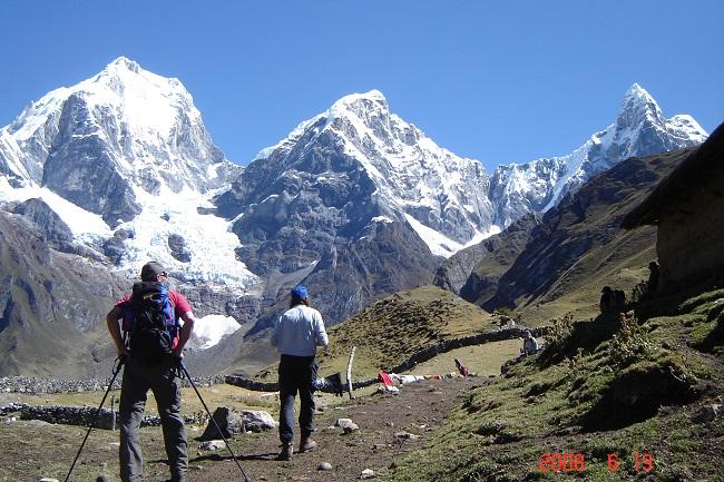 Trekking Cordillera Huayhuash + Vallunaraju 