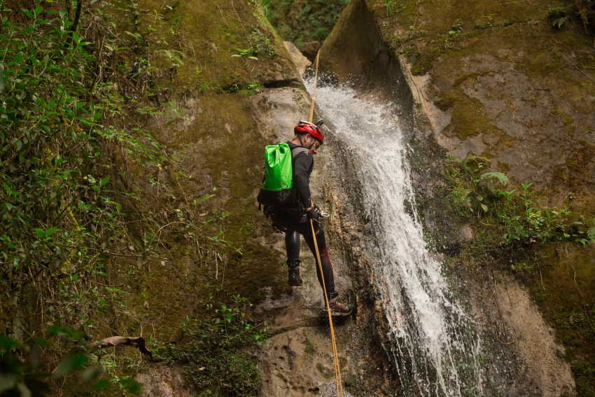 BARRANQUISMO EN CATARATA PABELLÓN y TREKKING CATARATAS DE CUISPES