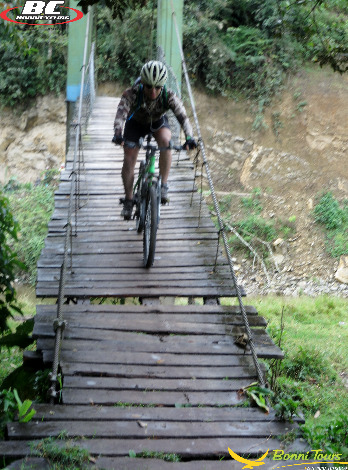 Aventura en Pozuzo con BonniTours - Imagen 2