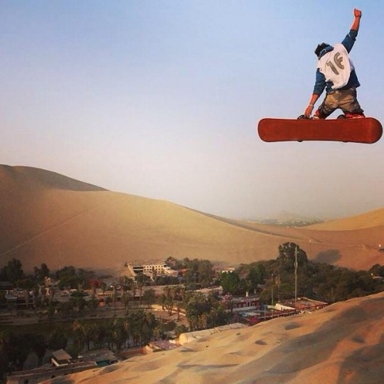 Methody sobre el Oasis Huacachina