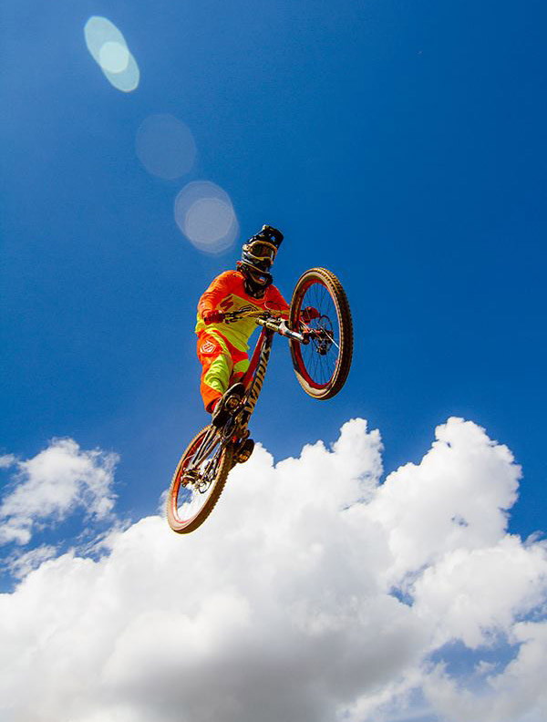 Sebastián Alfaro: Un cohete sobre ruedas