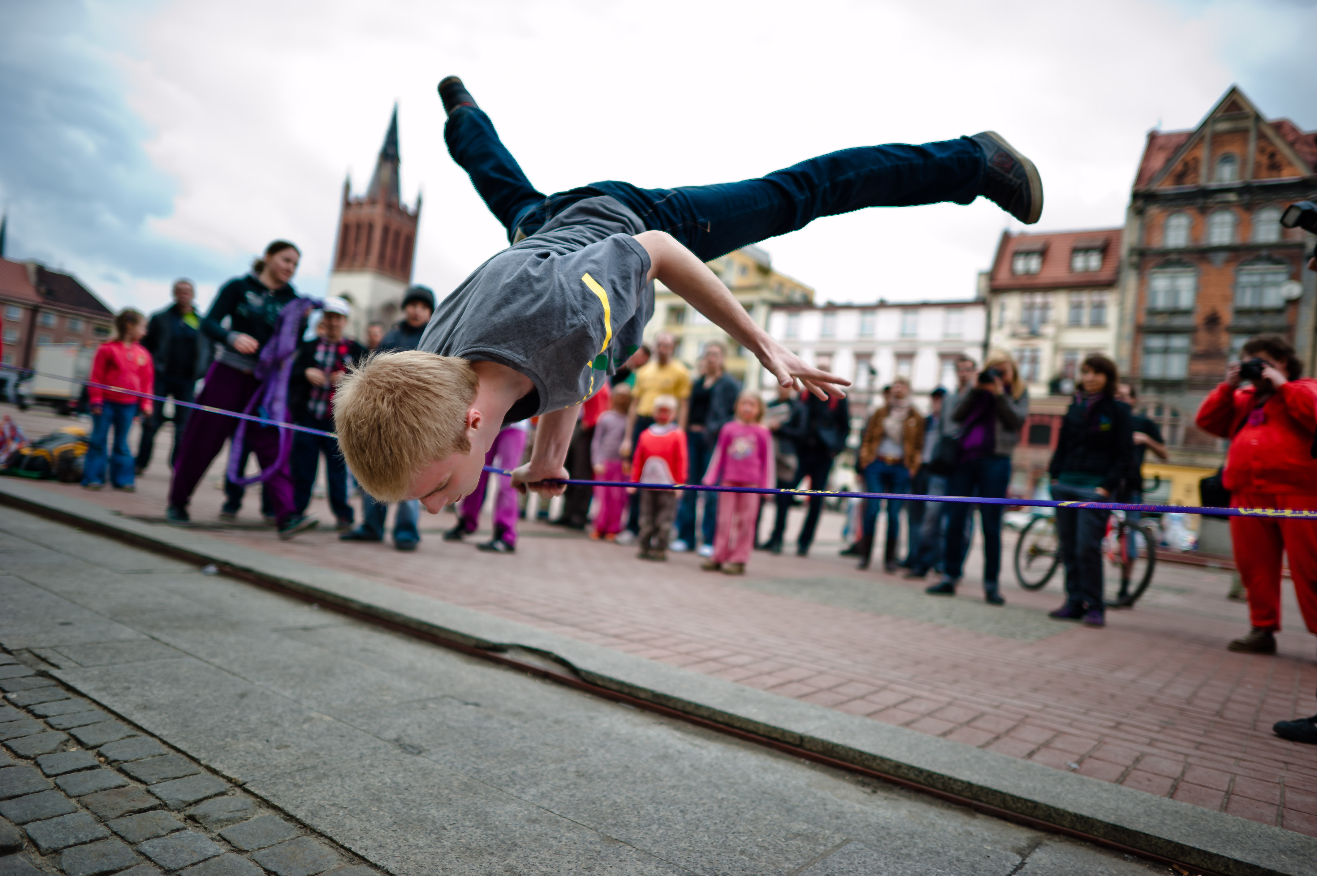 Slackline: Los acróbatas del aire.