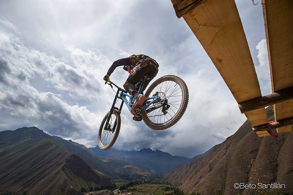 Resumen del campeonato de MTB Santísimo Downhill 2017