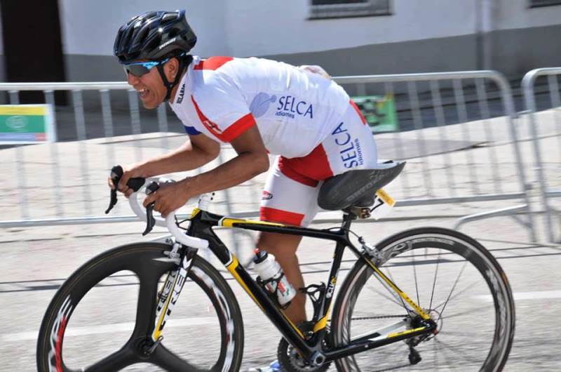 Ciclista peruano con discapacidad gana la medalla de plata en España