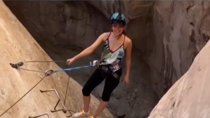 Vía Ferrata: Thalía hace deporte de aventura