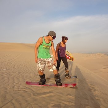 Conoce las dunas del Sur del Perú ideales para practicar sandboard
