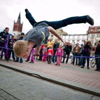 Slackline: Los acróbatas del aire.