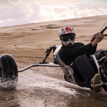 Kite Buggy: A toda vela sobre ruedas. 