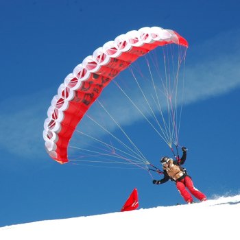 Speedriding: Combinación entre Parapente y Esquí