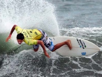 Surf en Playa El huayco